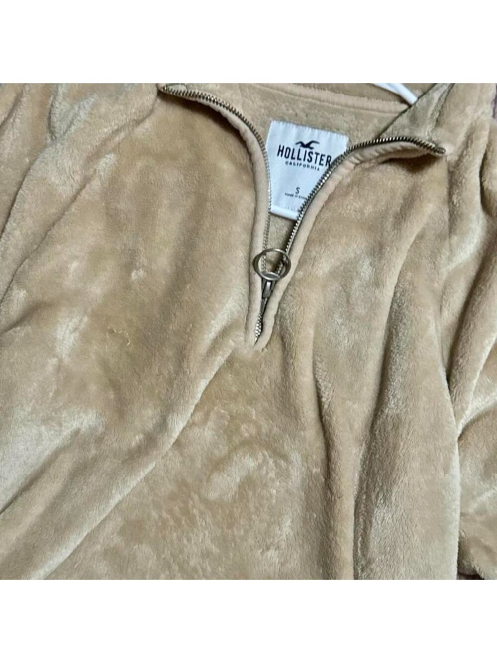 Hollister Co. tan quarter zip sweatshirt #hollister #quarterzip